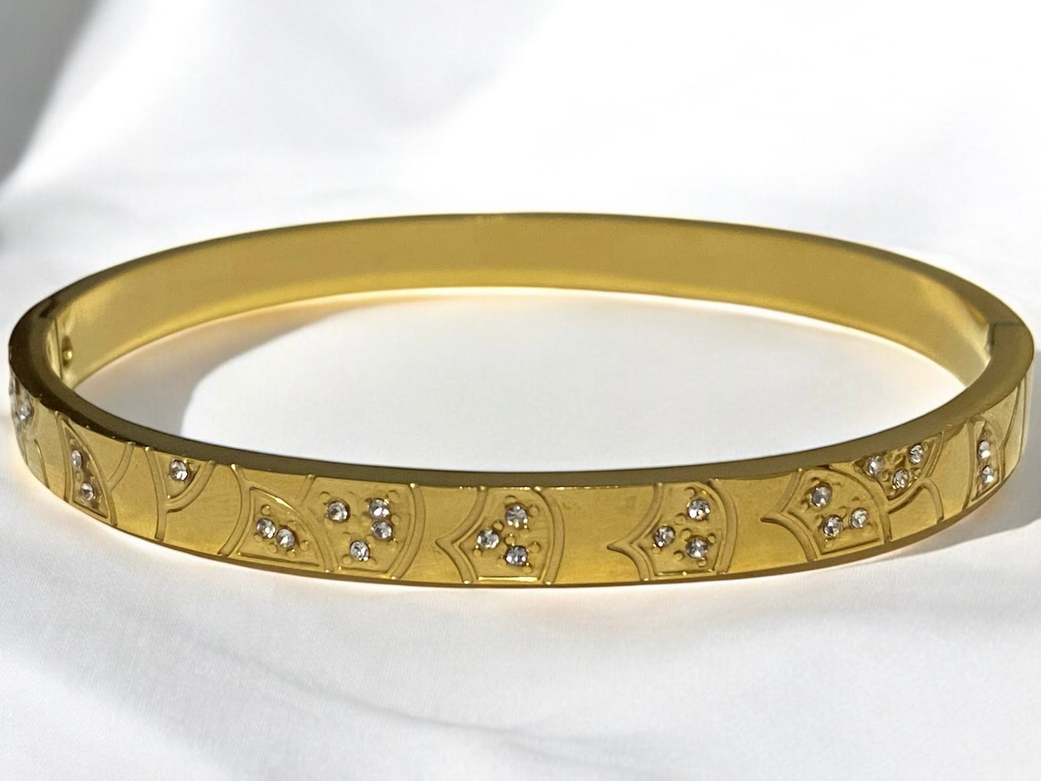 Elegant Gold-Look Anti-Tarnish Bracelet with Sparkling American Diamonds | Long-Lasting Shine | Skin-Friendly | Party & Daily Wear